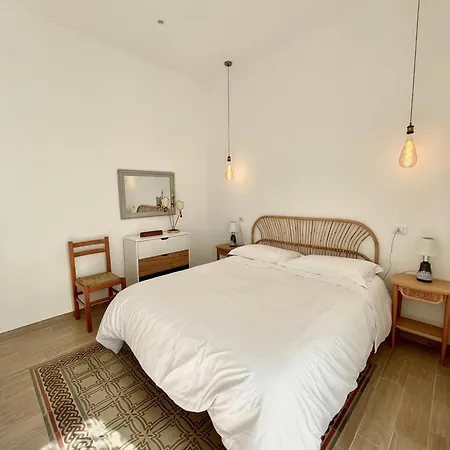 Luxury Vintage Flooring - Balcony Apartment *