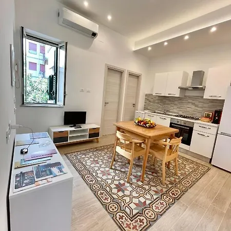 Apartment Luxury Vintage Flooring - Balcony